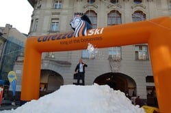 Schnee von Carezza Ski am Bozner Rathausplatz